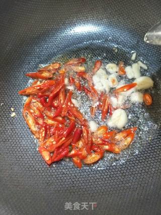 脆骨炒水芹的做法步骤：8