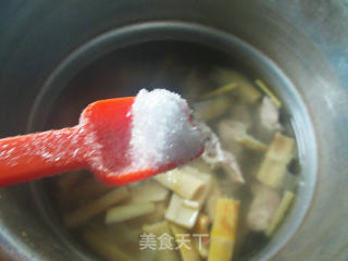 羊尾笋龙骨汤的做法步骤：8
