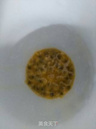 百香果柠檬蜂蜜茶的做法步骤：1