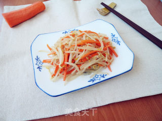 豆芽菜炒胡萝卜的做法步骤：8
