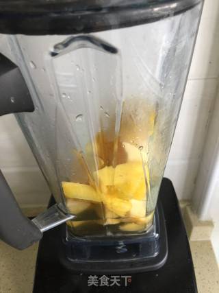 苹果菠萝茼蒿汁的做法步骤：3