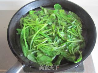萝卜缨鸭血汤的做法步骤：2