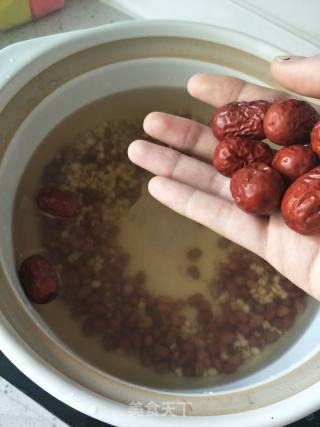 红豆薏米粥的做法步骤：4