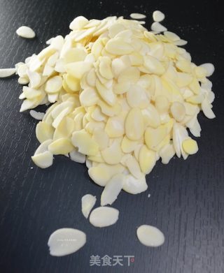 CoCoLc的私菜食谱经―焙煎扁桃仁片的做法步骤：1