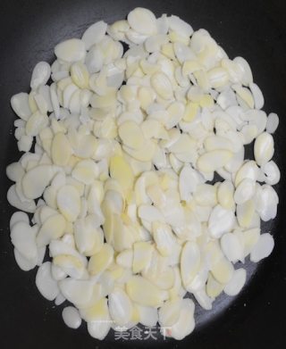 CoCoLc的私菜食谱经―焙煎扁桃仁片的做法步骤：2