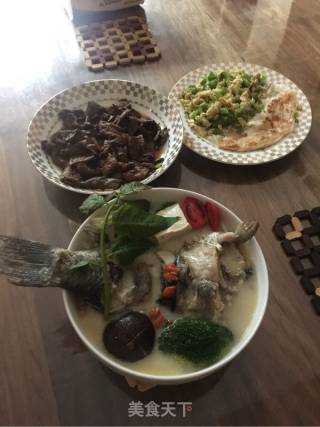 鲫鱼豆腐菌汤的做法步骤：3