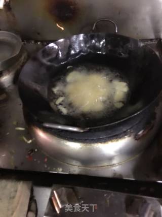 土豆回锅肉的做法步骤：2