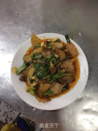 土豆回锅肉的做法步骤：3