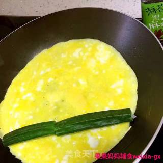 果果妈妈辅食[爱心]【虾胶秋葵厚蛋烧】的做法步骤：4