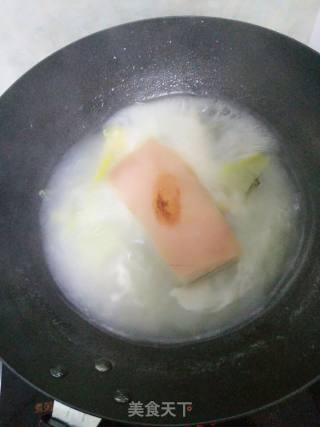 梅菜扣肉的做法步骤：1