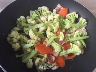 培根炒花菜的做法步骤：8