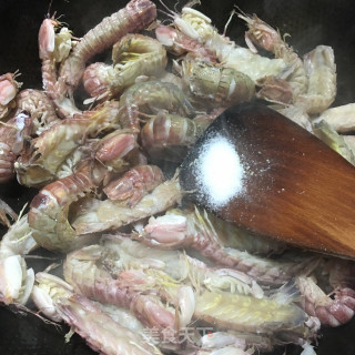 油爆皮皮虾的做法步骤：5
