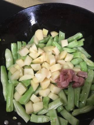 家庭版芸豆炖土豆的做法步骤：8