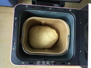 蜜豆花环面包的做法步骤：3