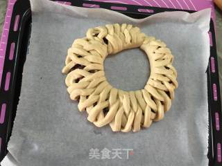 蜜豆花环面包的做法步骤：9