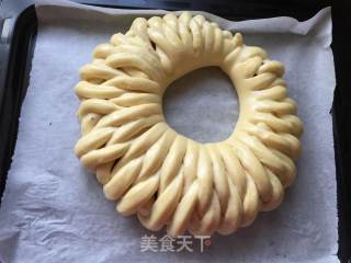 蜜豆花环面包的做法步骤：10