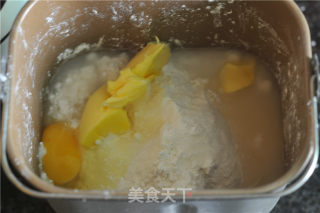 菠萝麻薯包的做法步骤：2
