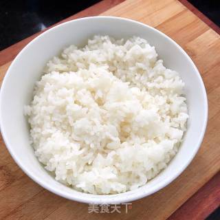 剩饭鸡蛋杯的做法步骤：1