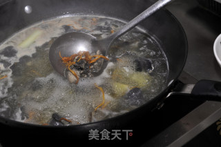 虫草花乌鸡汤的做法步骤：6