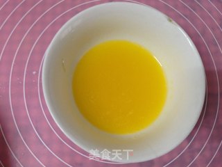 冻干草莓酸奶慕斯的做法步骤：1