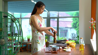 美厨娘大作战里的鱼戏莲叶汤的做法步骤：4