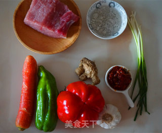 鱼香肉丝的做法步骤：1