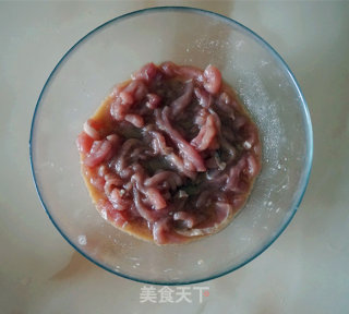 鱼香肉丝的做法步骤：3