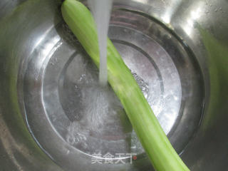 羊尾笋蚕豆夜开花汤的做法步骤：2