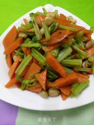 凉拌小菜凉拌芹菜胡萝卜的做法步骤：3