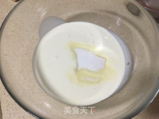 法式焦糖布丁（免熬糖）的做法步骤：1