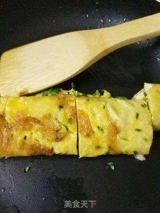小葱蛋卷的做法步骤：4