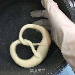 德国碱水包(普雷结)的做法步骤：8