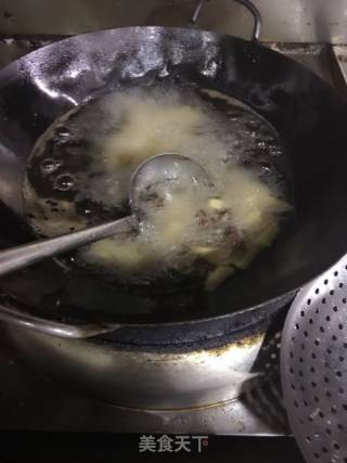干锅排骨的做法步骤：2