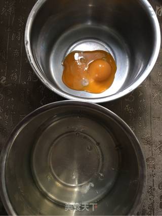 4寸抹茶裸蛋糕的做法步骤：1