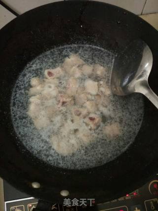 薏米冬瓜排骨汤的做法步骤：3