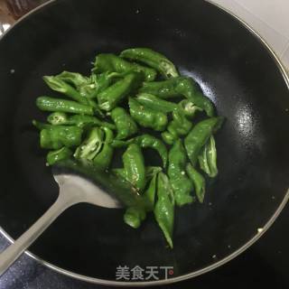 虎皮辣椒的做法步骤：3