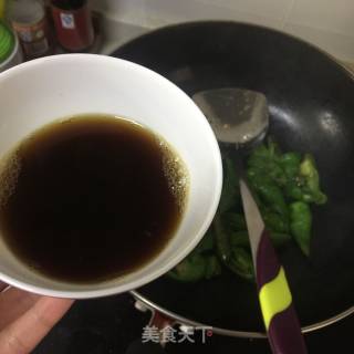 虎皮辣椒的做法步骤：4
