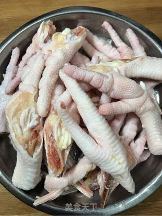 自制泡脚鸡爪的做法步骤：1