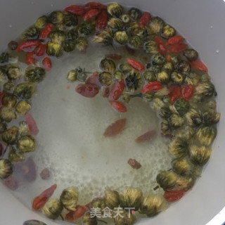 菊花枸杞茶的做法步骤：2