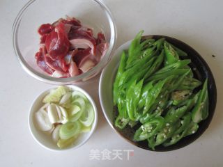 杭椒炒鸡胗的做法步骤：1