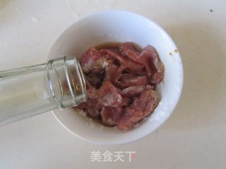 芹菜炒鸭脯肉的做法步骤：2