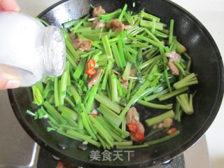 芹菜炒鸭脯肉的做法步骤：6
