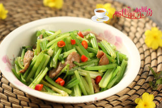 芹菜炒鸭脯肉的做法步骤：7
