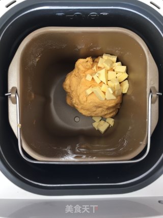 卡通南瓜面包的做法步骤：4