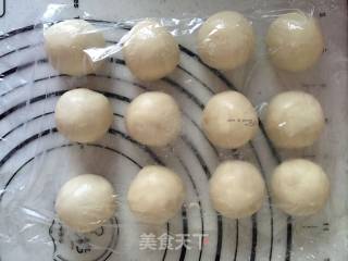 网红超有料蛋黄酥的做法步骤：7