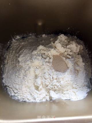 花朵椰蓉面包的做法步骤：1
