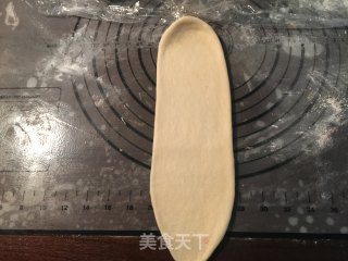兔子香肠面包的做法步骤：7