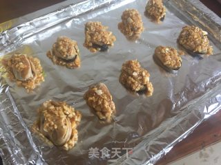 蒜香芝士焗青口的做法步骤：6