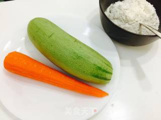 蔬菜杂粮蛋饼的做法步骤：1