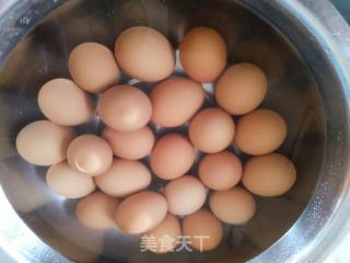 自制咸鸡蛋的做法步骤：1